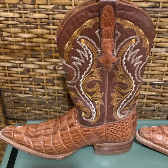 vintage Montenegro tan brown cowboy boots crocodile leather 22 1/2 ? With belt